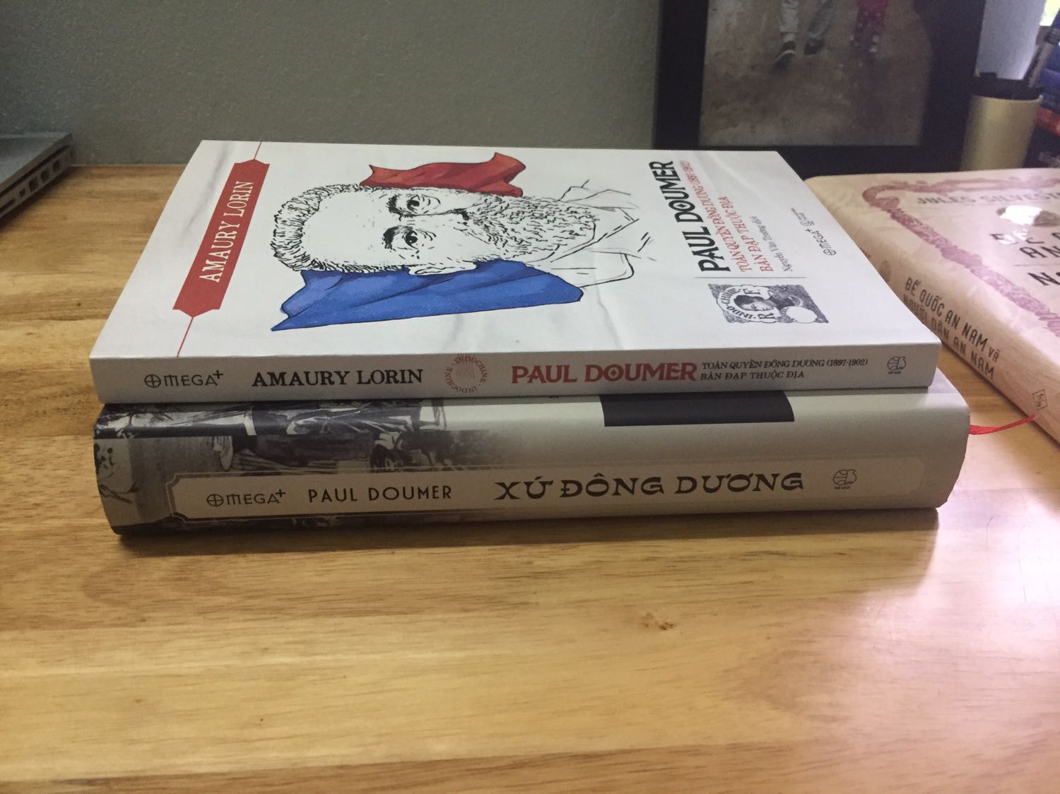 Tiki giao hàng vẫn vậy chưa cải tiến nhiều nên sách vẫn dễ mép góc. Sách khá đẹp.
Về nội dung thực sự đọc không cuốn lắm, nội dung cũng không nhiều chủ yếu ông kể lại hành trình và cv của mình tại Đông Dương kết hợp với phân tích và đánh giá cá nhân các sự kiện cv thời đó và trước đó của Đông Dương (nhưng k thực sự phong phú). M mua và mong đợi nhiều hơn ở cuốn sách.