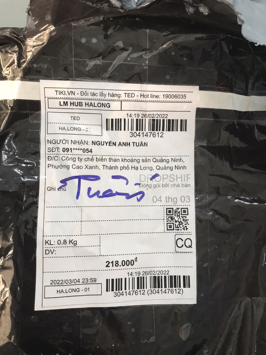 Giao ko đúng cả số lg và chủng loại. Đặt 2 quần thể thao thì giao 1 quần tây. Đề nghị thu hồi và chuyển lại sp cho đúng đơn đặt hàng