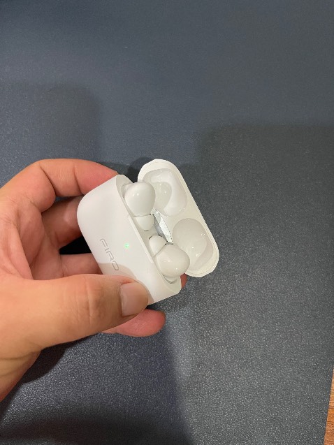 Âm thanh hay, độ hoàn thiện chắc chắn đẹp
Pin lâu đáng tiền