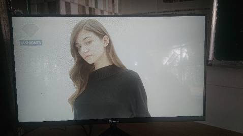 Màn hình rất tốt, giá rẻ nên mua.