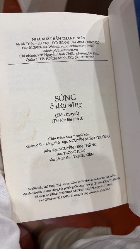 Sách mới nhưng k đc bảo quản mới sạch sẽ