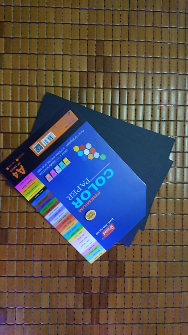 Hàng đóng gói cẩn thận, giao hàng nhanh, bề mặt giấy đẹp, tuy nhiên sản phẩm sau khi mở không có túi đựng riêng