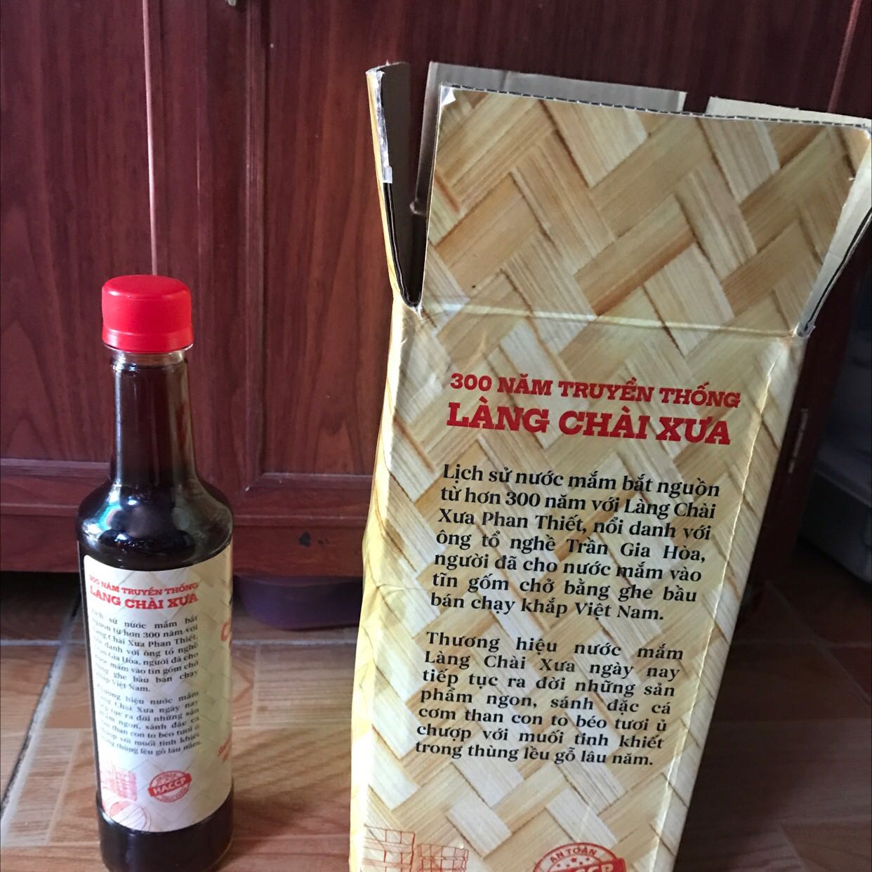 Đóng gói rất cẩn thận, nhận đủ hàng , nuóc mắm vàng óng , thơm ngon, độ mặn vừa phải. Đóng gói rất cẩn thận, nhận đủ hàng , nuóc mắm vàng óng , thơm ngon, độ mặn vừa phải.