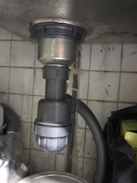 Phần nhựa hơi mỏng, mềm, chất lượng ổn so với tầm giá, mong là sẽ dùng được bền lâu. Thanks shop