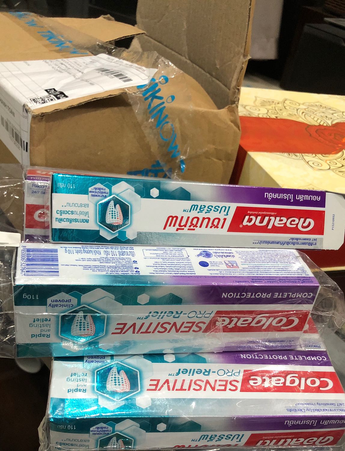 Hài lòng:
Giao hàng khá nhanh( trong vòng 1 ngày nhận được hàng)
Giá Sp rẻ 6 tuýp giá 235k ( freeship)
Hàng date 2/2024
Chưa hài lòng:
Sp này ghi trong mô tả Sp chưa chính xác ( sx ghi  Vn nhưng thực tế là sx Thái lan, rất may Ko phải nhận hàng china)