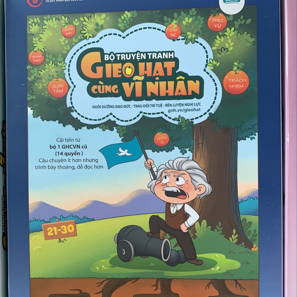 Sách có nội dung nhân văn rất tuyệt vời để nuôi dưỡng, rèn luyện đạo đức, trái tim yêu thương cjo các con từ thuở nhỏ. Mừng là mình sớm biết bộ sách này để mua cho con đọc.