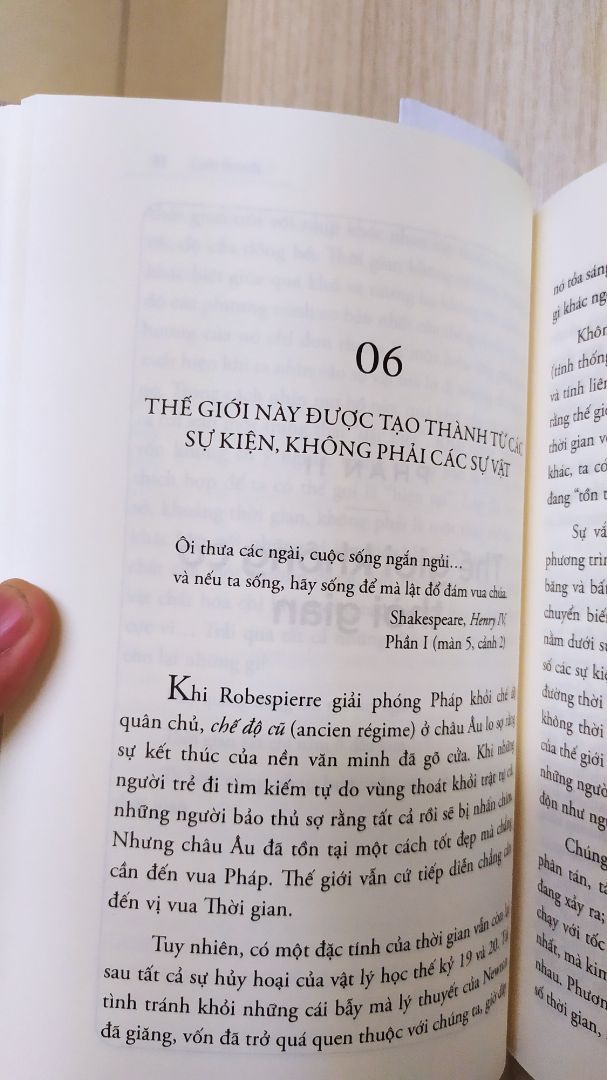 Sách hay khó cưỡng,  sách Vật lý cho đại chúng.  Dịch thuật rất ổn,  dù già cao nhưng đáng cho chất lượng.