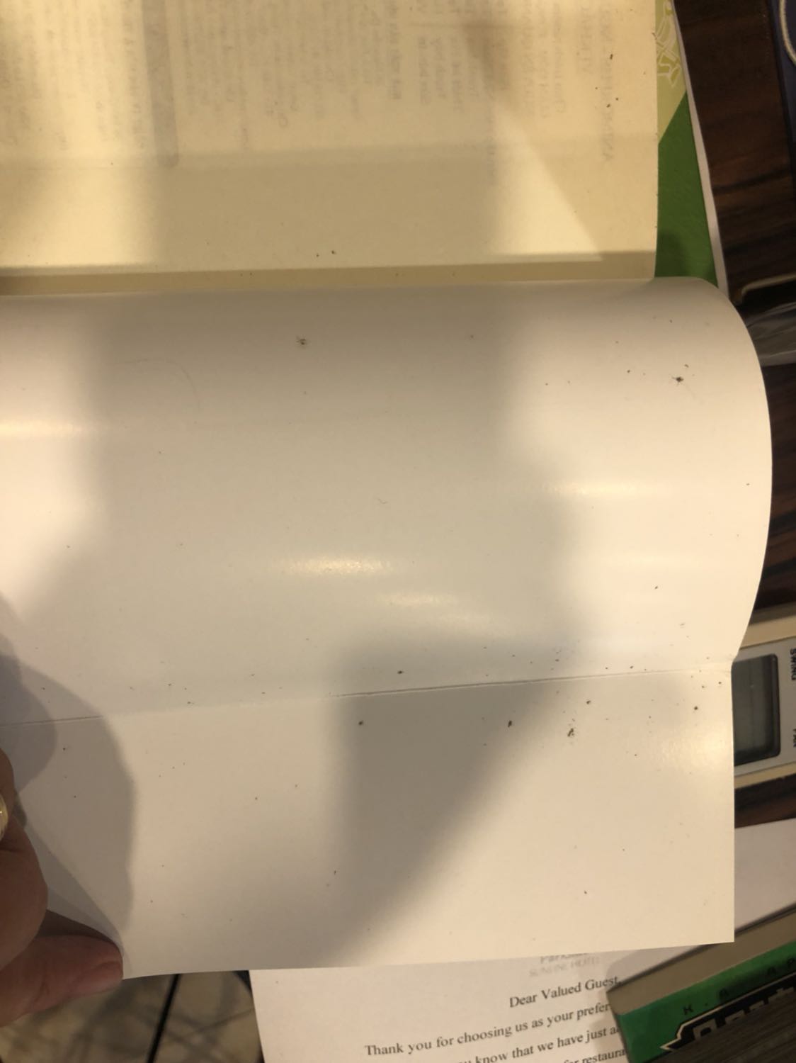 Mình đặt hàng tiki cả năm nay mà giờ mới gặp trường hợp tệ đến thế này.sách phủ bụi có mạng nhện bẩn ko thể tả.ko hiểu sao giao cho mình đc thế này thì cần gì tikinow giao nhanh khi nó bẩn đến thế này