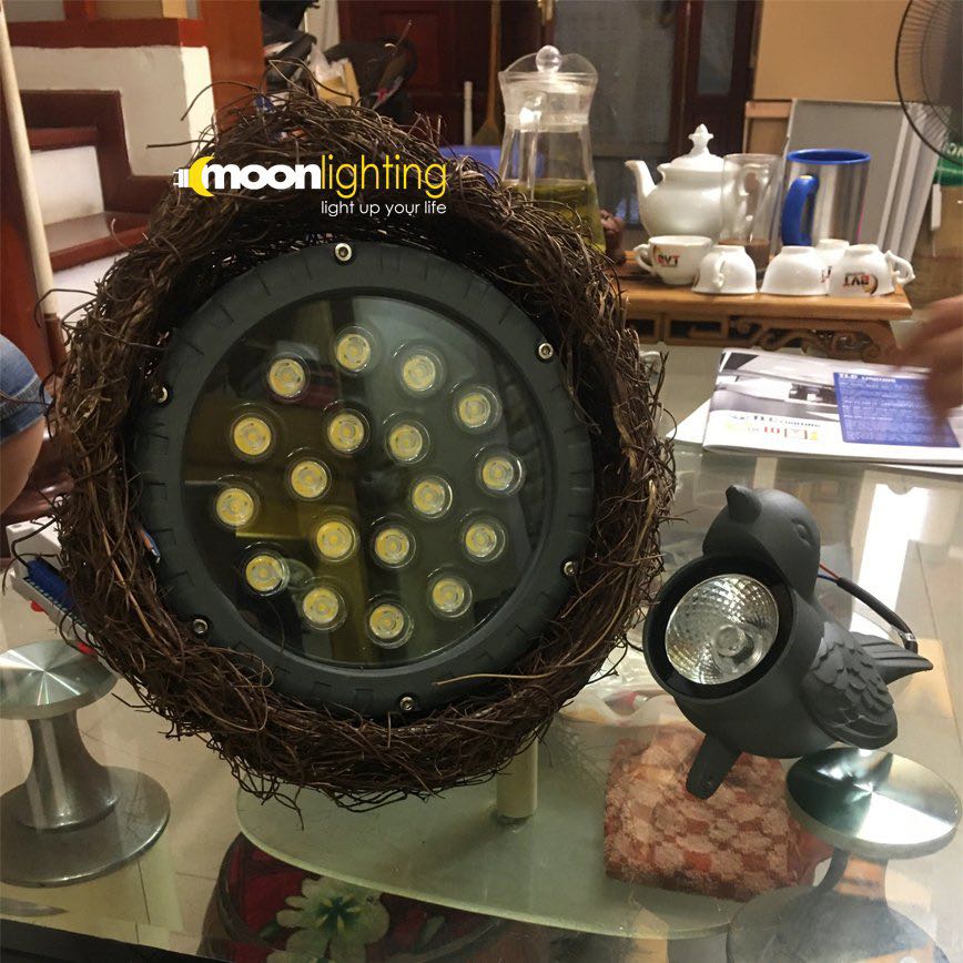 Miếng gỗ mỏng, và rất dễ xước tay chân cho trẻ vì là gỗ dán gỗ ép.