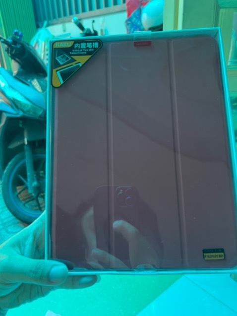 Shop *** đảo, đặt bao da Mutural mà giao hàng giá rẻ Kaku
Mọi người né shop này ra luôn nhé
Đang đợi Tiki hỗ trợ trả tiền lại