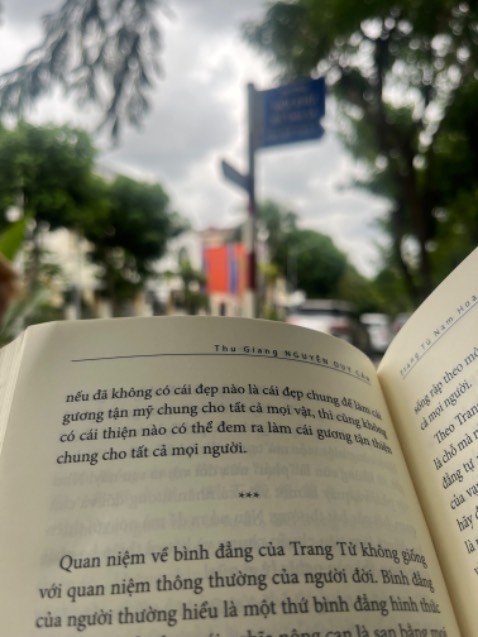 Rất nên đọc để hiểu mình hiểu người và hiểu đời.
“Đồng tắc vô hiếu dã”!!!

Lưu ý trang bìa như ảnh để shop có giao nhầm đc đổi trả kịp thời!