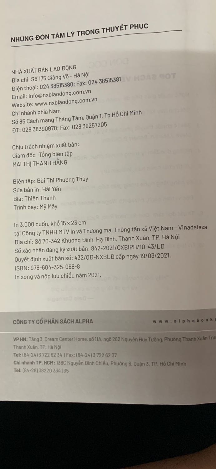 Sách giả, chữ thì mờ, giấy thì đục, khổ thì sai, bán hàng mất dậy thật, tin tiki nó bán đồ chính hãng mới dám mua, giờ cạnh *** đến già