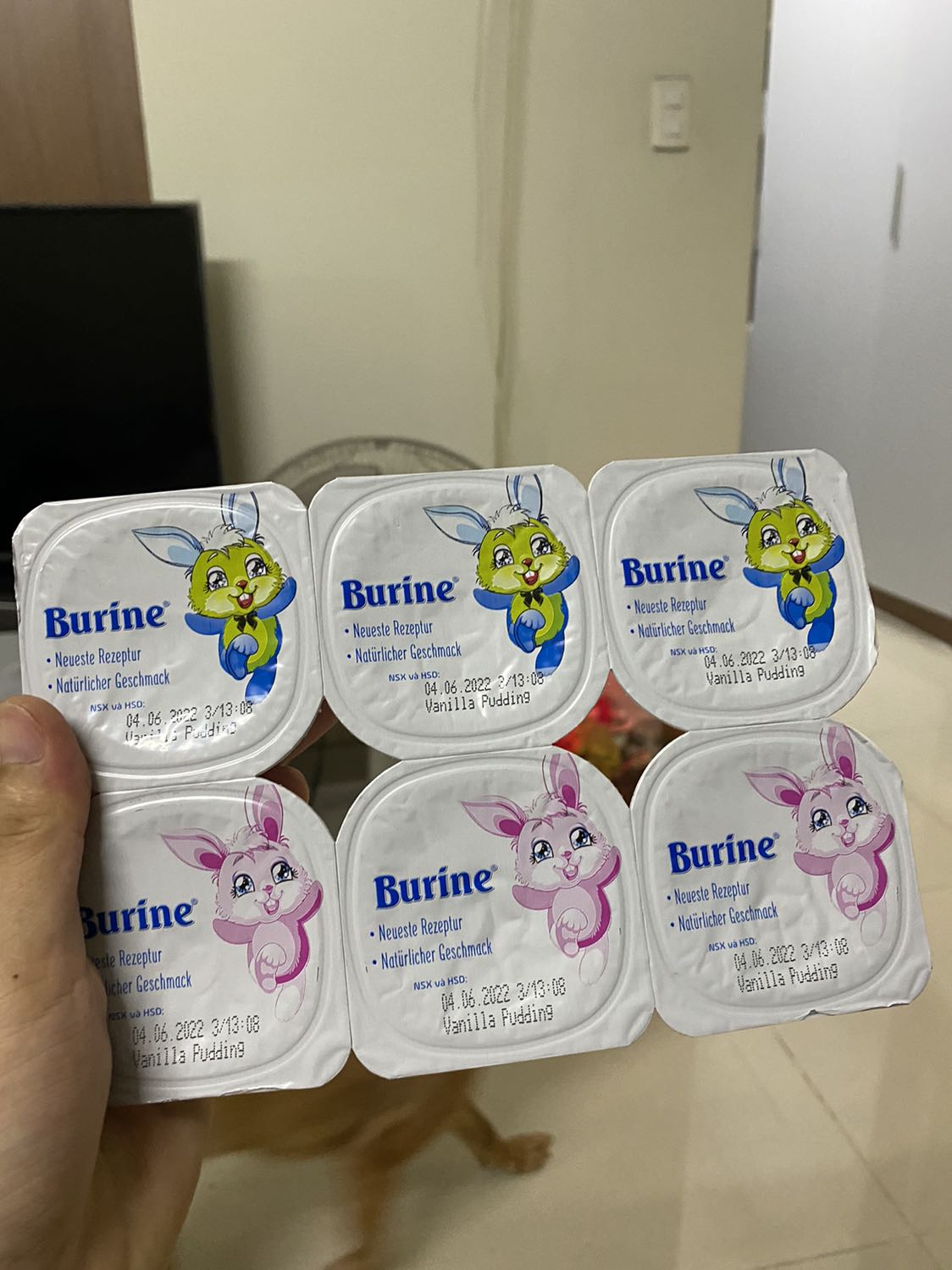 Bình thuỷ tin xịn xò, cầm rất chắc tay. Bình cổ rộng dễ vệ sinh. Mua được tặng thêm Lốc váng sữa cho trẻ em từ 6 tháng trở lên.