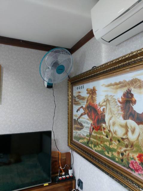 Giao hàng nhanh. Đóng gói kỹ. Máy mẫu mã đẹp, cầm nặng tay, đầm chắc chắn. Điều khiển shop cho sẵn 2 v pin vào luôn. Bắt sóng tốt. Quạt chạy êm, gió mạnh. Rất tuyệt vời. Ngoại hình ưa nhìn như gái 18 còn zin. Rất Thích tòm tem... Giao hàng nhanh. Đóng gói kỹ. Máy mẫu mã đẹp, cầm nặng tay, đầm chắc chắn. Điều khiển shop cho sẵn 2 v pin vào luôn. Bắt sóng tốt. Quạt chạy êm, gió mạnh. Rất tuyệt vời. Ngoại hình ưa nhìn như gái 18 còn zin. Rất Thích tòm tem...