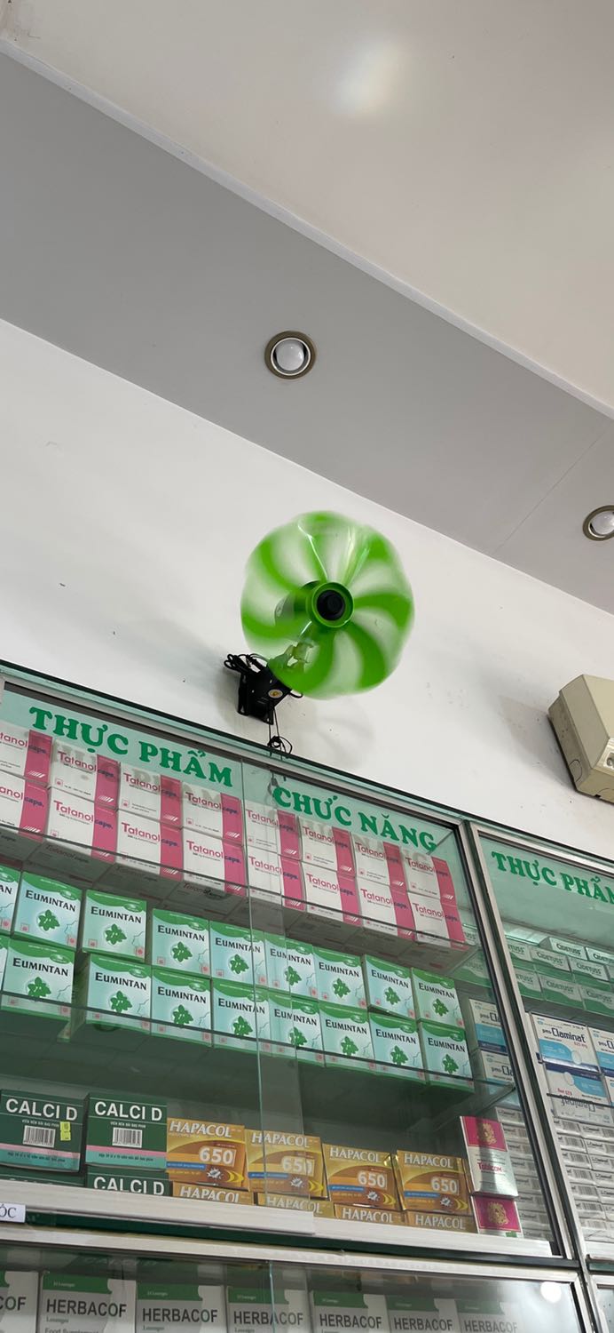 Giao 2 cây quạt thì 1 cây oke và 1 cây kêu rung lắc mong shop hỗ trợ đổi cho cây quạt khác Giao 2 cây quạt thì 1 cây oke và 1 cây kêu rung lắc mong shop hỗ trợ đổi cho cây quạt khác