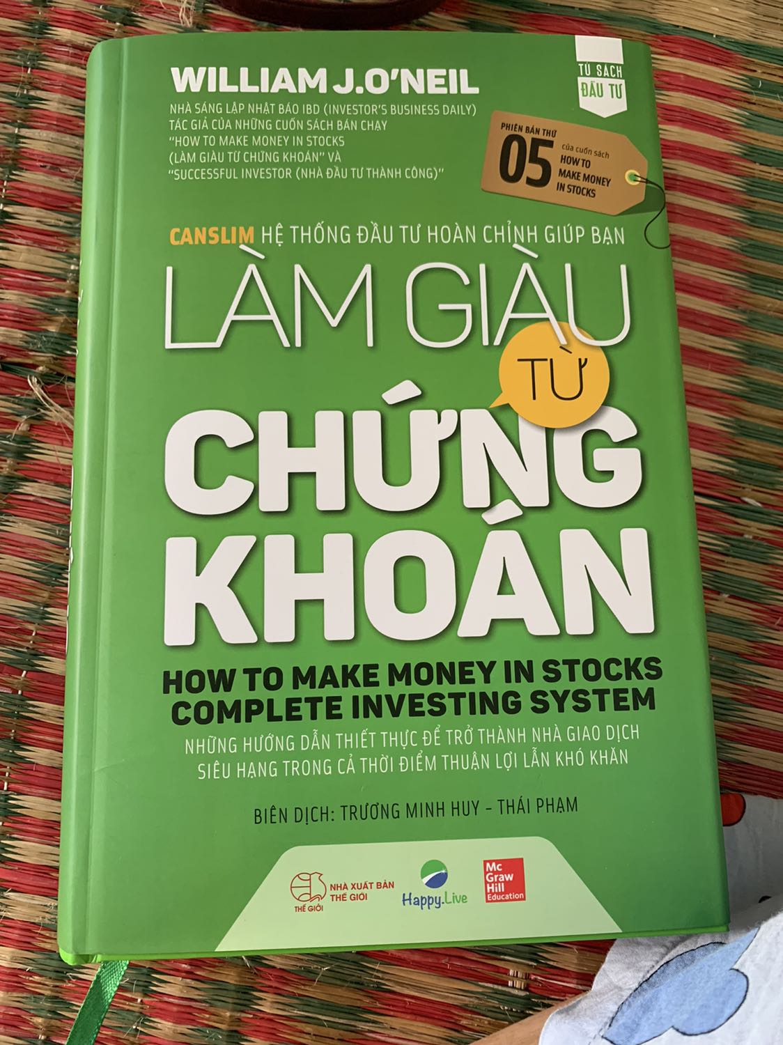 Mình vừa nhận được sách, sách in rõ mực đẹp, bìa cứng. Nội dung thì mình chưa đọc hết hy vọng là sẽ có nhiều kiến thức bổ ích Mình vừa nhận được sách, sách in rõ mực đẹp, bìa cứng. Nội dung thì mình chưa đọc hết hy vọng là sẽ có nhiều kiến thức bổ ích