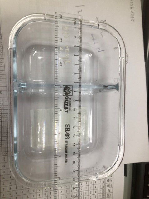 mình đặt mua sản phẩm dung tích 860ml  200mm x 150mm x 60 mm
vậy sao mình nhận sản phẩm đo lại cả mặt ngoài là 185mm x 130mm x 55 mm
mình không hiểu do nhẫn sản phẩm dán nhầm hay sao