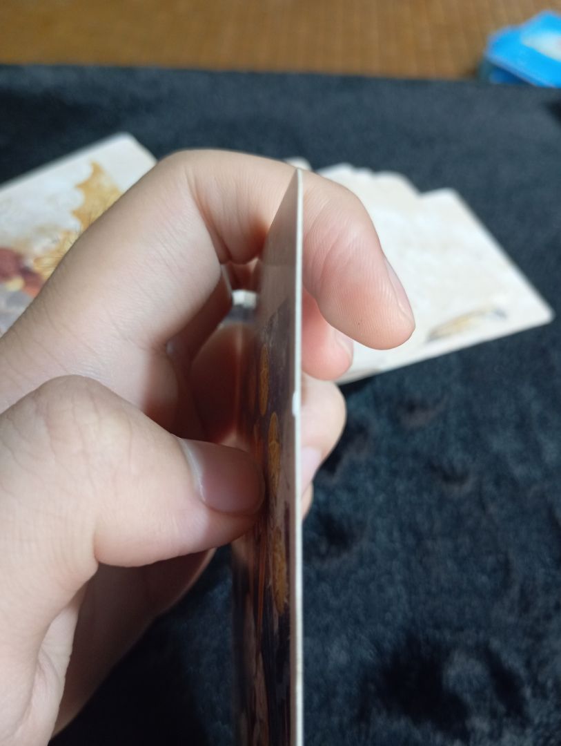 Bài xài rất dễ tróc đã kì vọng hơn vào bản Việt hoá chất lượng sẽ cao nhưng dùng một tí xào bài một tí thôi thì đã tróc rất nhiều rất thất vọng