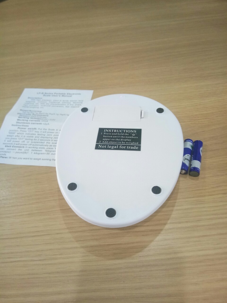 Hàng nhận lúc hơn 10h 22/10, mình đã bỏ pin kèm theo của Tiki vào, làm theo hướng dẫn, có thử pin mới khác nhưng cân vẫn ko hiển thị số lên. Tiki xử lý vấn đề này giúp ạ.