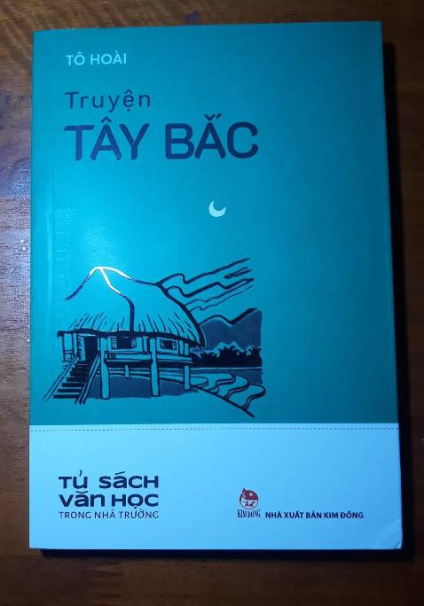 Giao hàng nhanh, cách đóng gói mình không hài lòng lắm vì hộp đựng nát quá, sách hơi móp góc tí nhưng ko sao. Sách có được 1 lớp bọc kính lúc giao, chất sách cũng đẹp.