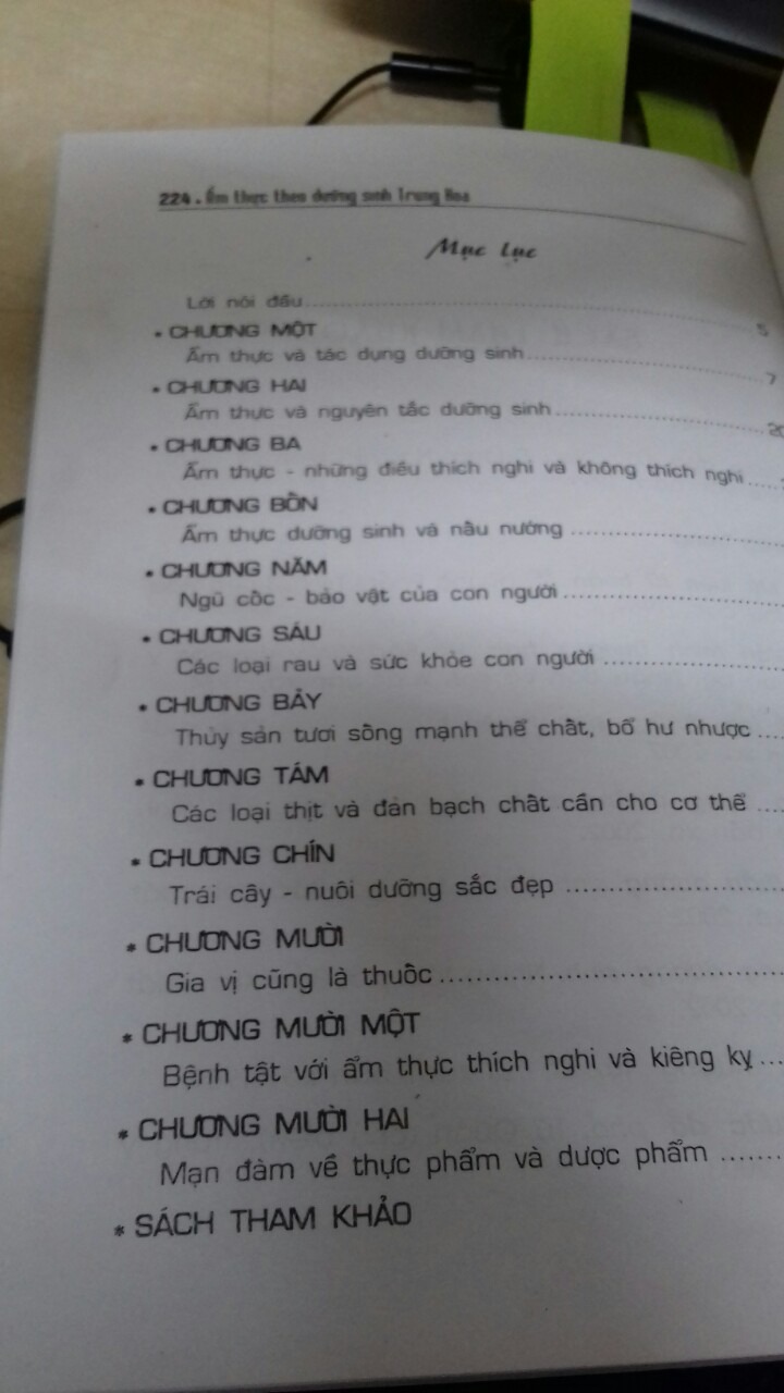 Mục lục sách có 12 chương bao gồm cả chương mạn đàm. Tuy nhiên thực tế sách không có chương 10 & 11. Chương 9 bị lặp 2 lần. Nội dung chi tiết trong sách mình mới chỉ xem lướt qua, củ thể cần phải ngâm cứu thêm. Nhưng riêng việc biên soạn sách như vậy là không thể chấp nhận được rồi. Để 2 sao vì giao hàng nhanh và thái độ của bên giao hàng rất dễ chịu. Hy vọng phần còn lại của cuốn sách này có giá trị sử dụng.