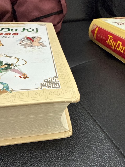 Sách móp góc, trang bị gấp, dơ!!!