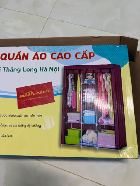 Giao hàng không đúng quảng cái trên đơn hàng. Mình đặt 3 buồng nhưng hàng giao chỉ 2 buồng. Nhắn tin cho shop thì đổ lý do do nhà sản xuất, do đợt hàng, hết hàng. Lạ kì. 
Tóm lại 7 phần lươn lẹo 3 phần *** đảo
Không nên mua. 
Hình ảnh tủ 3 buồng trên đơn mình đặt và ảnh thực tế nhận. Các bạn tự nhận xét nên mua hay không nhé