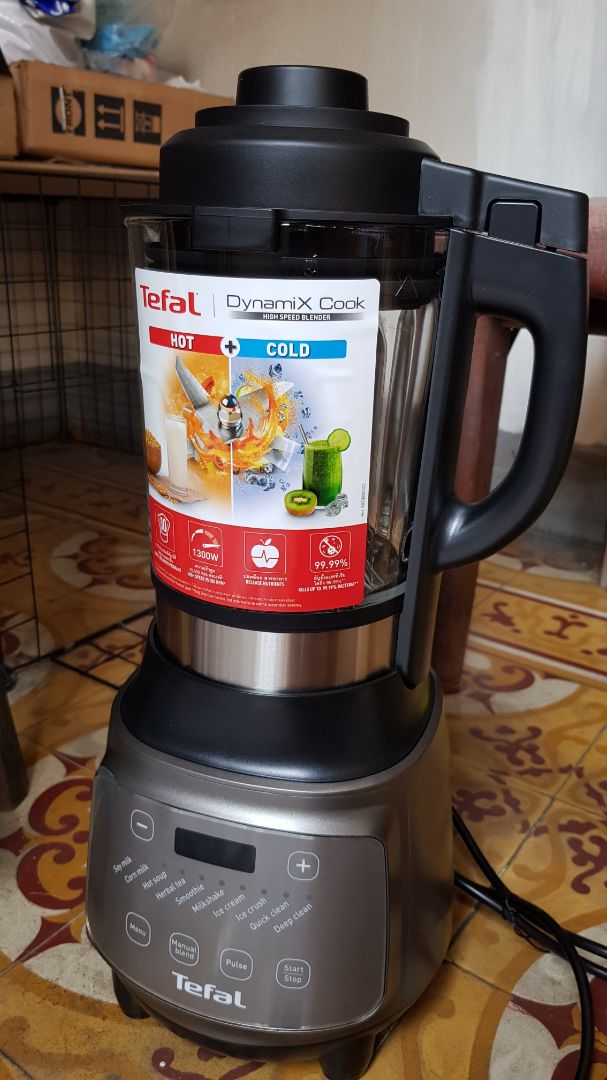 máy xay ok lắm nha. ko quá ồn đâu. nay thử mẻ đầu với gạo lứt và đậu đen thì mịn ko cặn luôn. máy mua ngày 31.12 giá sale 2.339k, áp mã giảm thêm còn 1940k đc tặng 1 quạt máy asia. xài shopback dc hoàn thêm 290k nữa. tính ra tổng cộnh 1650k quá hời luôn.