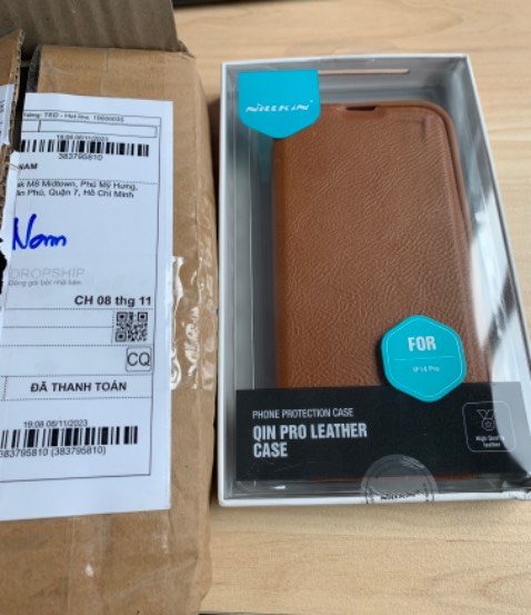 Đặt mua màu đỏ, nhưng lại giao màu nâu. Vui lòng đổi lại màu đỏ.