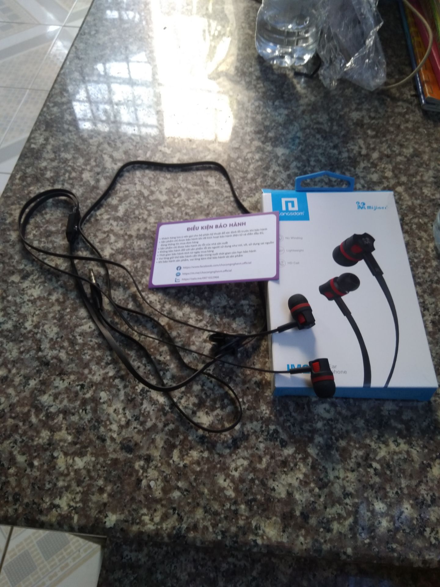 sản phẩm phải nói là quá tuyệt vời, giao trước hai ngày, nghe rất là to và rõ nhe mọi người, dây rất là cứng cáp, màu sắc và mẫu mã rất là đẹp, giao hàng rất là lịch sự. giới thiệu cho người nhà mua nữa mà hết hàng rồi. cho 5 sao rất xứng đáng. sản phẩm phải nói là quá tuyệt vời, giao trước hai ngày, nghe rất là to và rõ nhe mọi người, dây rất là cứng cáp, màu sắc và mẫu mã rất là đẹp, giao hàng rất là lịch sự. giới thiệu cho người nhà mua nữa mà hết hàng rồi. cho 5 sao rất xứng đáng.