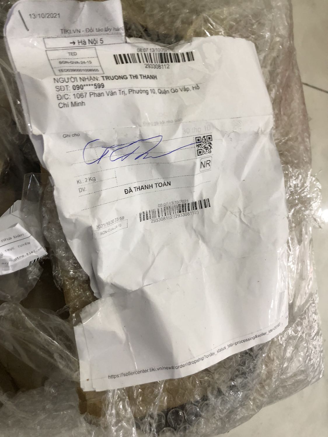 Yêu cầu tiki lấy hàng lại và tôi sẽ mua shop khác, ko thể chấp nhận kiểu gói hàng vô tâm của shop này