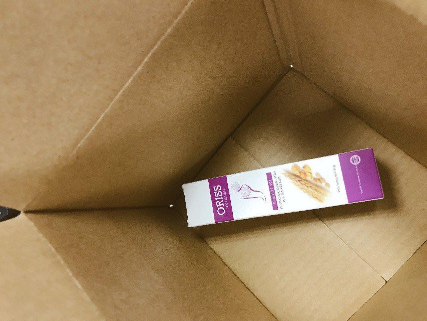 Nhận hàng rồi, mua lại đi! Loại kem dưỡng này thơm quá  Gói hàng có đầy đủ niên phong! Sẽ quay lại mua tiếp