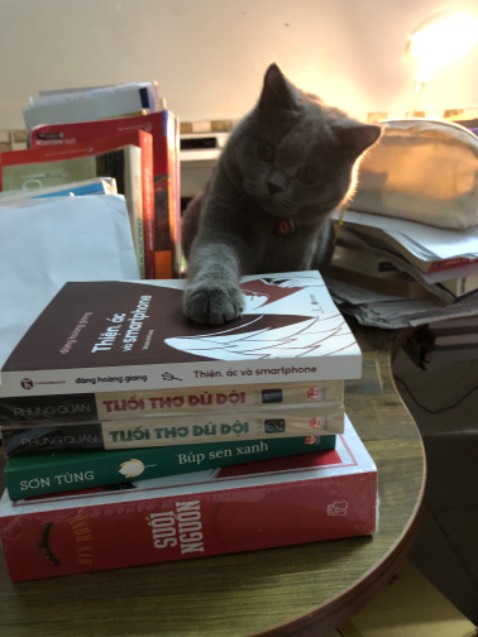 Giao hàng bên tiki thì nói là siu nhanh gòi nên chờ sale 15.4 mua có mã giảm freeship còn có giảm tận hơn 30k. Rcm mn mua bên tiki nhìu nhìu nhoa. 2q này có bọc chung với nhau lại trong bịch kiếng nên rất chi là mới lunn