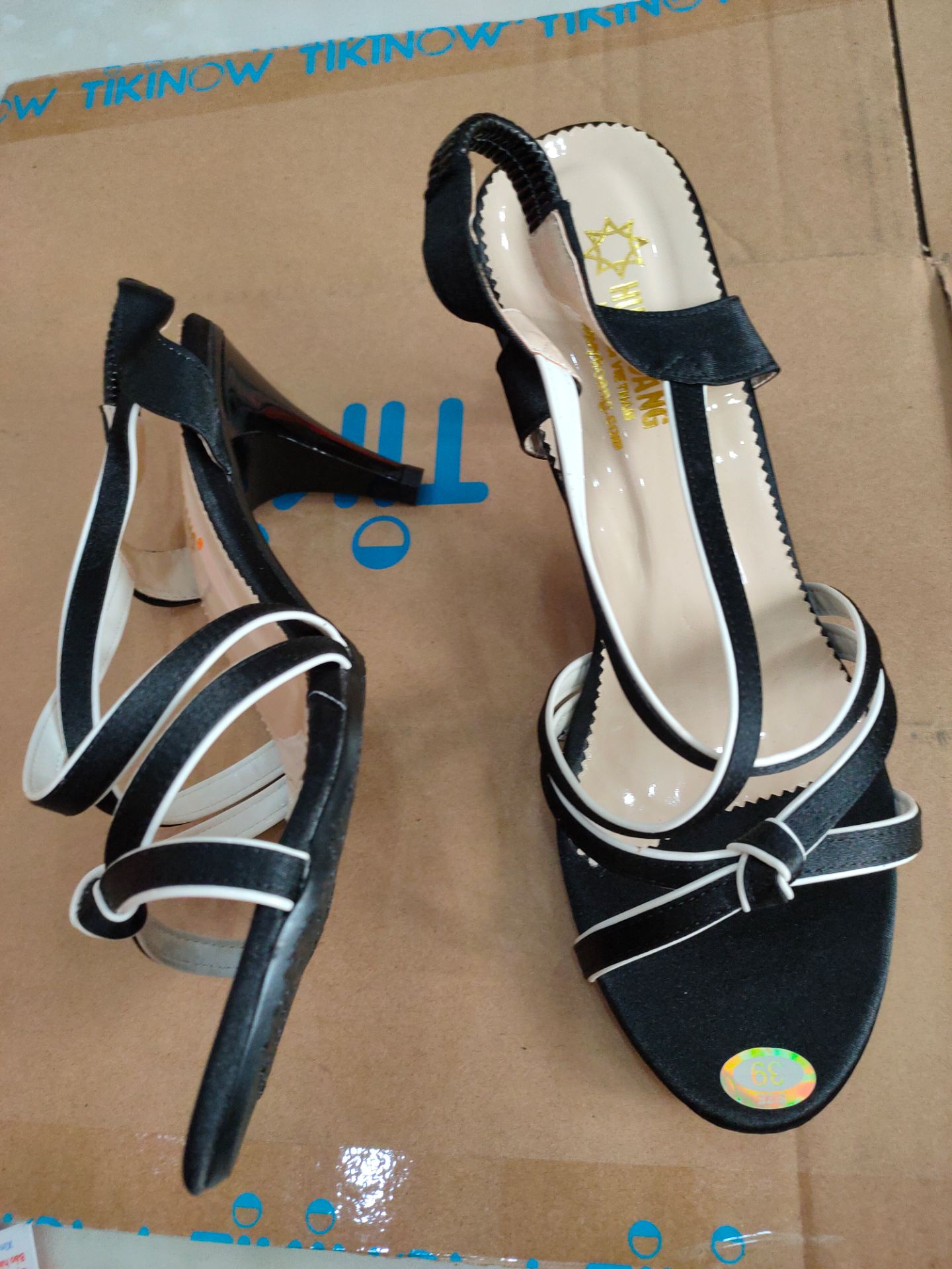 Giày đẹp nhẹ đi êm chân, Rất tốt....... Sẽ tiếp tục ủng hộ.