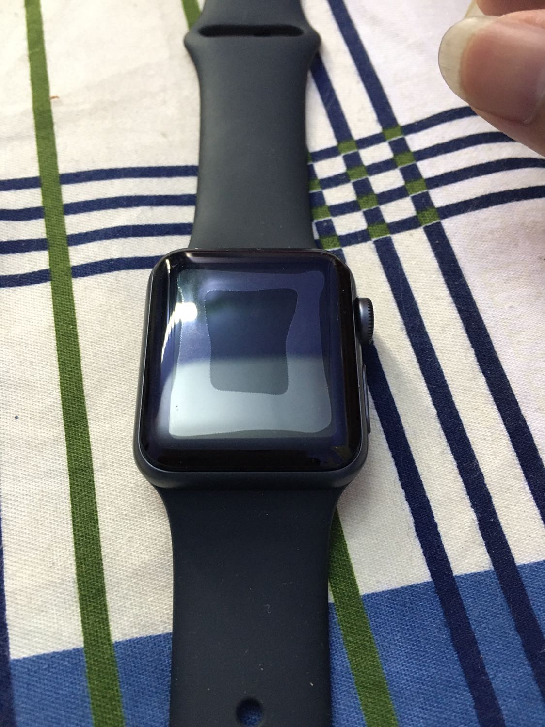 Chả biết thế này là do mình dán không đúng hay là do keo k dính :((((