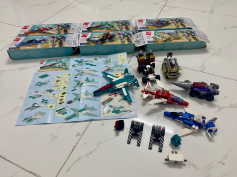 Một vài chi tiết hơi lỏng nhưng nhìn chung là ổn và đẹp. Nên mua để sưu tầm, chưng bày. Chứ dùng để chơi là rụng liền =))