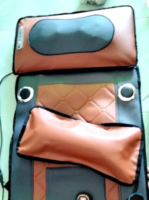 Đệm masage dùng rất thích, đóng gói đẹp và chắc chắn. Hợp làm quà tặng. Thích phần gối của đệm này massage bi dùng cổ vai gáy rất thích luôn, tháo rời được nên dùng khá tiện. Thêm loa bluetooth khá lạ nghe ổn nha. Mẫu này dùng nằm massage hợp lý