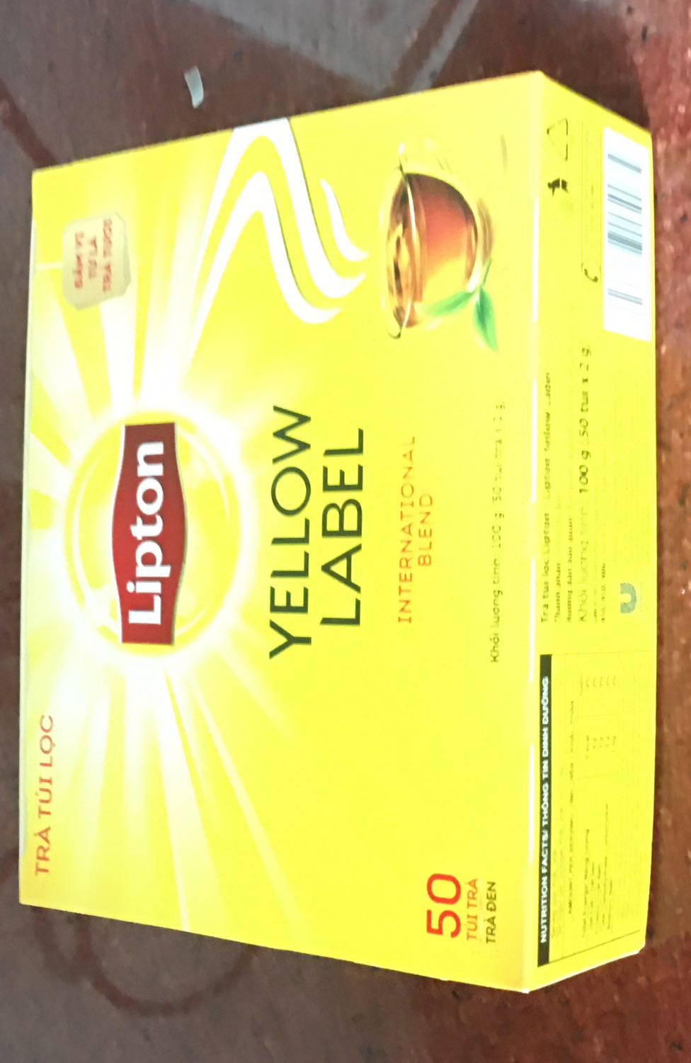 Trà có chất lượng tốt với giá cả hợp lý. Mình đã mở hộp rồi cho nên ko có nilon ở ngoài.