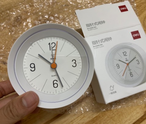 (mới nhận sp) _sản phẩm ok, cầm lên thấy nhẹ. kim quay êm, báo thức kêu to dần.
(độ bền , độ chính xác giờ) thì dùng lâu mới biết được.