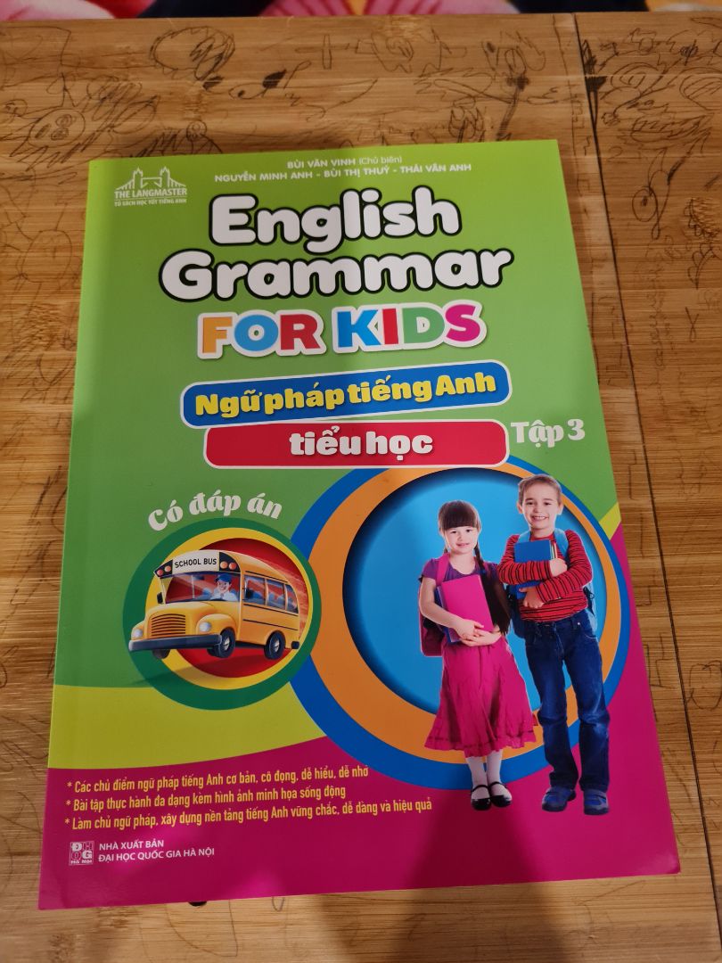 sách hay, phù hợp với các bạn nhỏ, lý thuyết dễ hiểu, bài tập có đủ dạng từ dễ đến khó cho mỗi chủ điểm