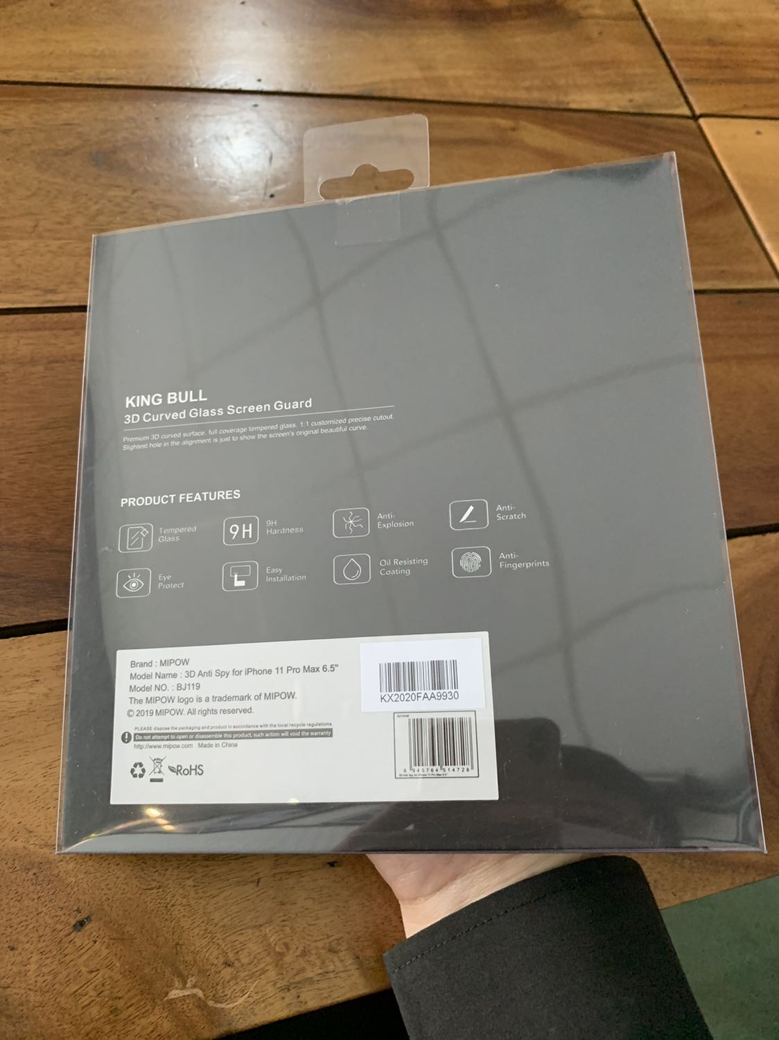 Hàng tốt. Dán êm. Chất lượng cường lực tốt, cảm ứng mượt, màn trong đẹp.
Nhưng ko biết có phải chính hãng ko?