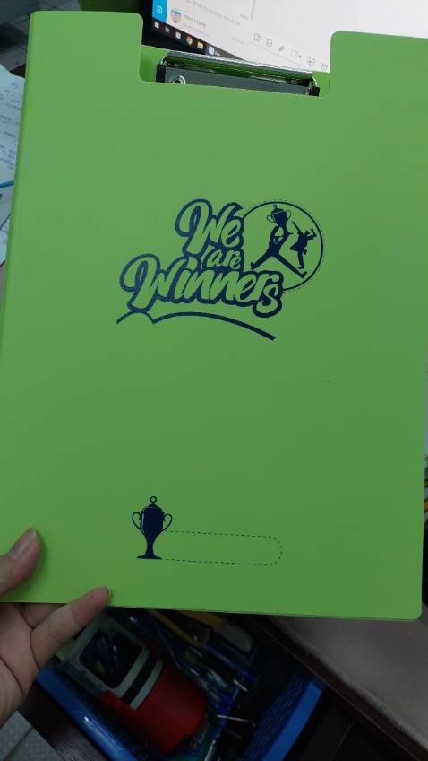 Màu sắc đẹp nhưng bìa mỏng, lúc đặt mình ko để ý, ko ưng lắm.