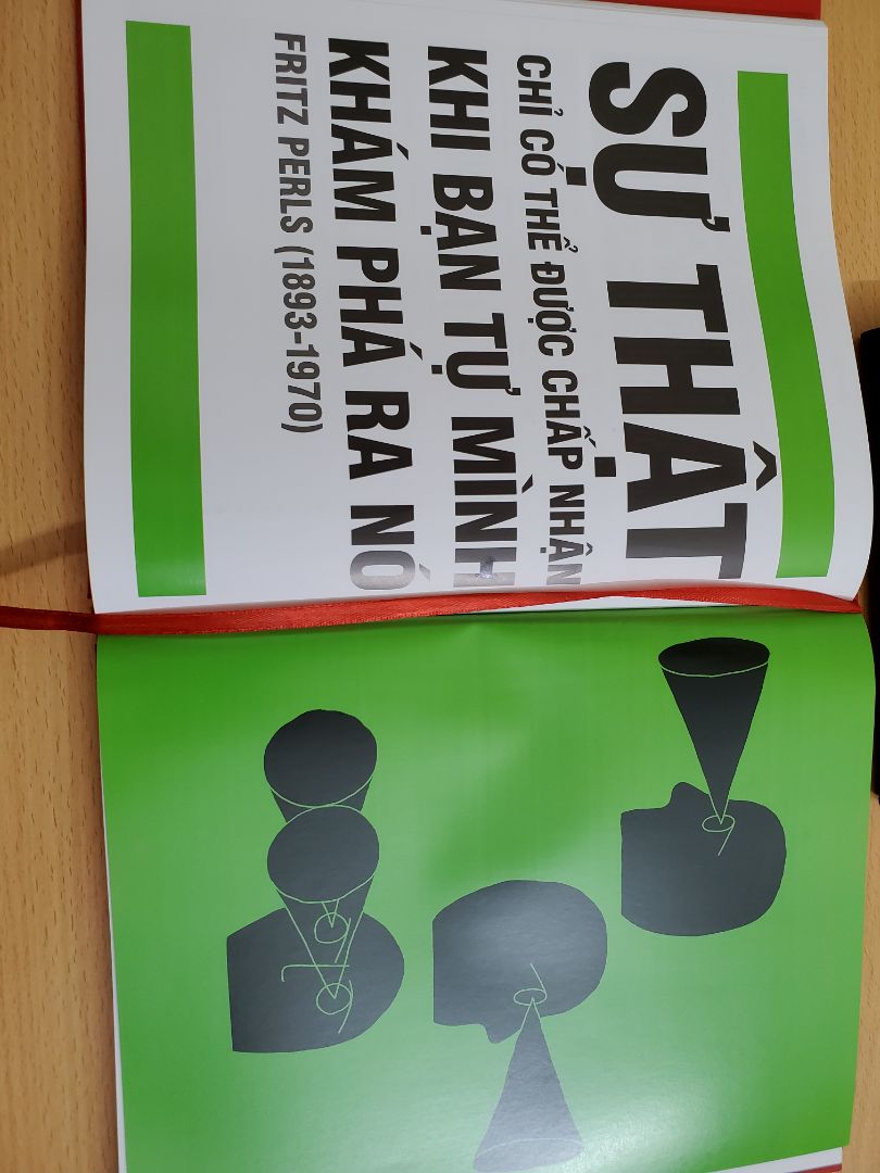 Hiểu về lịch sử các thuyết tâm lý học và từ đó nhận thức được tâm lý của bản thân cũng như mọi người xung quanh. Cuốn sách trình bày logic với những hình ảnh sinh động giúp dễ hiểu hơn. Ai cũng nên đọc chứ không cứ phải là người nghiên cứu tâm lý.
Trong sách sử dụng một số từ chuyên ngành nên đây không phải là cuốn sách dễ đọc. Cần sự kiên trì và tinh thần lẫn kiến thức về khoa học nhất định.
Chú ý khi đọc đừng phán xét các thuyết tâm lý vì nó sẽ làm mạch logic trở nên rời rạc do chúng ta đang so sánh ý kiến chủ quan liên tục chứ không tập chung vào quá trình phát triển và suy ngẫm về nó. 
" Sẽ không nhìn được toàn cảnh khi nhìn qua ống nhòm ".