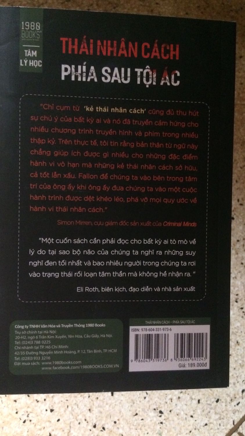 Sách hơi bị quăng góc, đóng gói sơ sài. Sách cũng mỏng. Giao hàng nhanh. Đặt một hôm là nhận được. Còn về nội dung thì mình chưa đọc, hi vọng là hay.