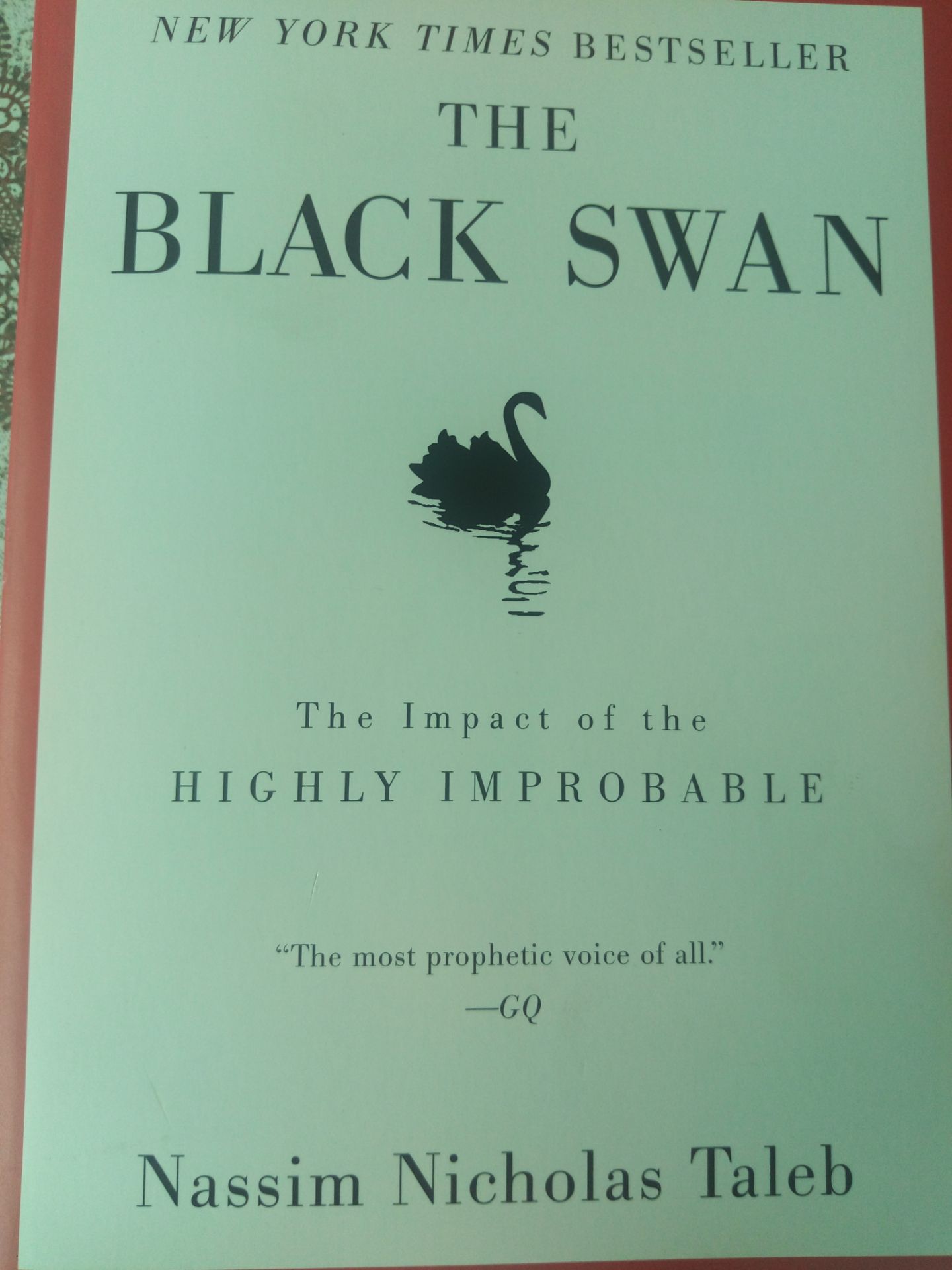 Vừa mới nhận hàng là lên tiki đánh giá liền vì quá hài lòng, nội dung mình chưa đọc nhưng hình thức thì ok, do sách nước ngoài nên thường chữ hơi nhỏ, nhưng bù lại sách nhẹ 444 trang nhưng cầm không nặng tay, giấy khá thơm, không có mùi khó chịu như những cuốn sách nước ngoài khác. Nói chung là tuyệt vời.