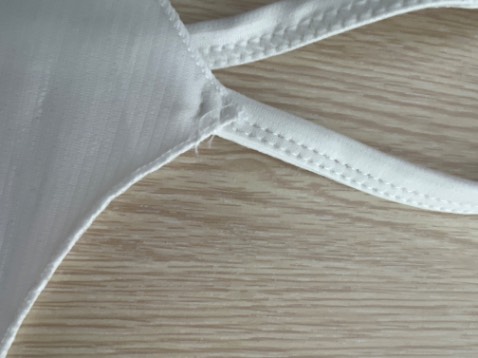 Áo ko giống hình. 
Cổ áo trong hình mẫu được may rất đẹp.
Hàng nhận được thấy ghê