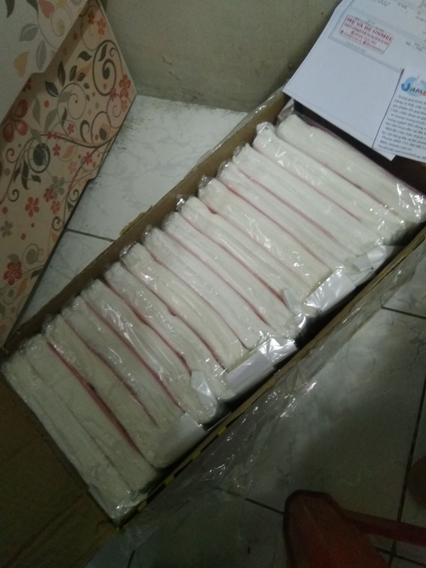 Hàng tốt nhé mọi người. giao trước 1 ngày. nhân viên lịch sử nhã nhặn, hàng mới bao bì đẹp có hướng dẫn sử dụng, chất lượng và rẻ rất nhiều khi mua ở ngoài mà giờ dịch rồi không mua ở ngoài mà mua trên tikitrading nó rẻ va chất lượng. có thư cảm ơn đến khách hàng nhe, và không lổi gì hết nhưng họ vẫn mong mình thông cảm. nếu có 10 sao sẽ cho hết 10 sao. sẽ ủng hộ shop và tikitrading mãi mãi.