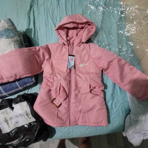 Sản phẩm giao không đúng thông tin, hình ảnh, sản phẩm kém chất lượng, bị rách, lỗi