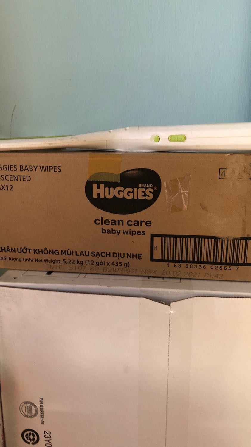 Mình sử dụng khăn ướt huggies cho bé từ lúc mới sinh tới giờ. Mềm không bị hăm đỏ cho Mông bé!