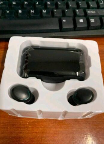 bass cứ đập max phê giá re như này mà pin rất trâu nghe đk 5-6h luôn nếu tính cái đốc nữa chắc 3-4 ngày mới pahir sạc 1 lần 
shop hỗ trợ nhiệt tình
với giá này thì rất oki và nên mua bán rất có tâm